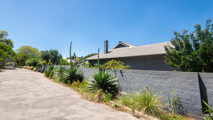 4 Bedroom Property for Sale in Die Eiland Western Cape
